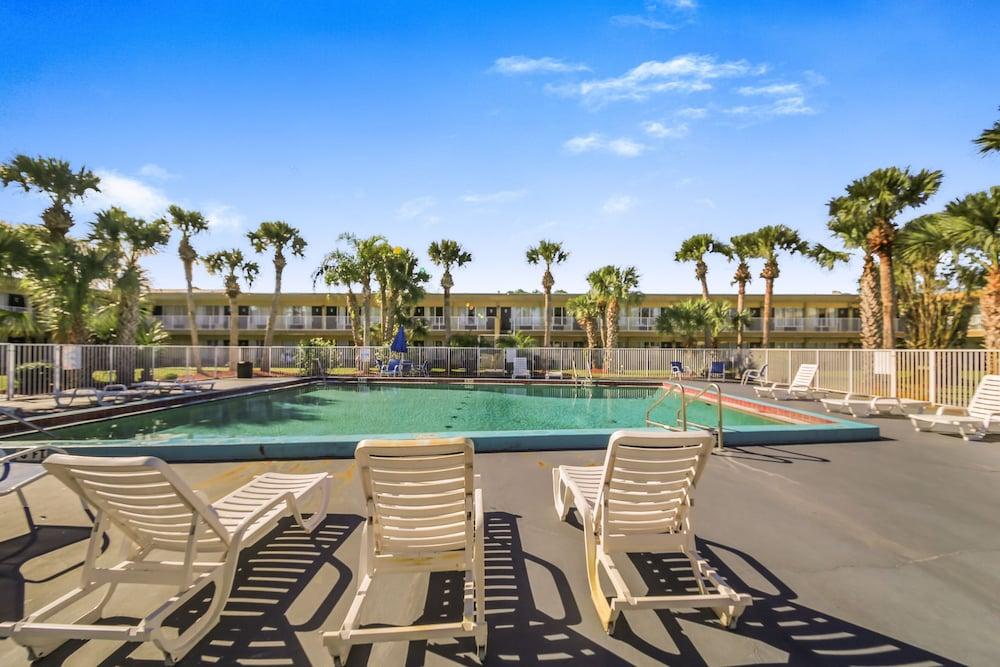 Days Inn By Wyndham Daytona Beach Speedway Exterior foto