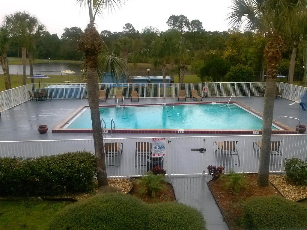 Days Inn By Wyndham Daytona Beach Speedway Exterior foto